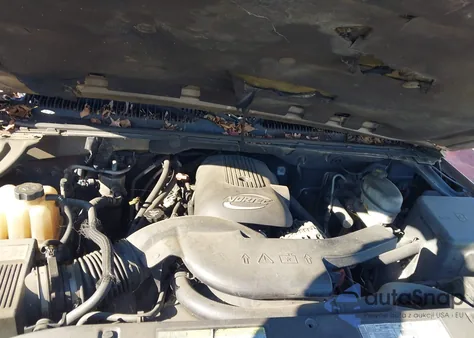 2004 Chevrolet Tahoe Z71 z USA, uszkodzony, nr VIN 1GNEK13Z84R294322